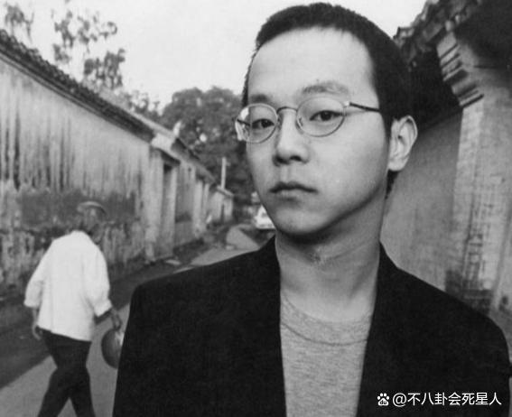 与女导演传婚讯？窦靖童身处沼泽，却活成最自由的星二代