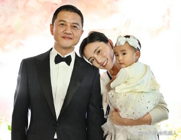 与女导演传婚讯？窦靖童身处沼泽，却活成最自由的星二代