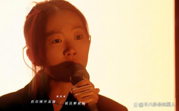 与女导演传婚讯？窦靖童身处沼泽，却活成最自由的星二代