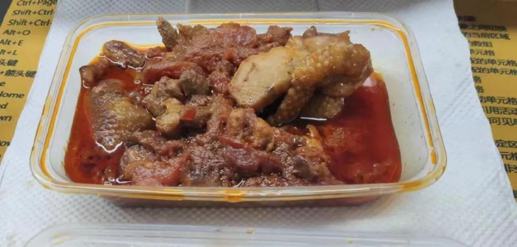 做一次饭吃一周，点不起外卖的年轻人开始自制「预制菜」