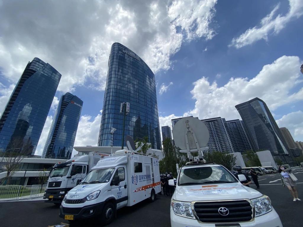 5.5G RIS首登亚运会 中国电信极限挑战十万人同时上网