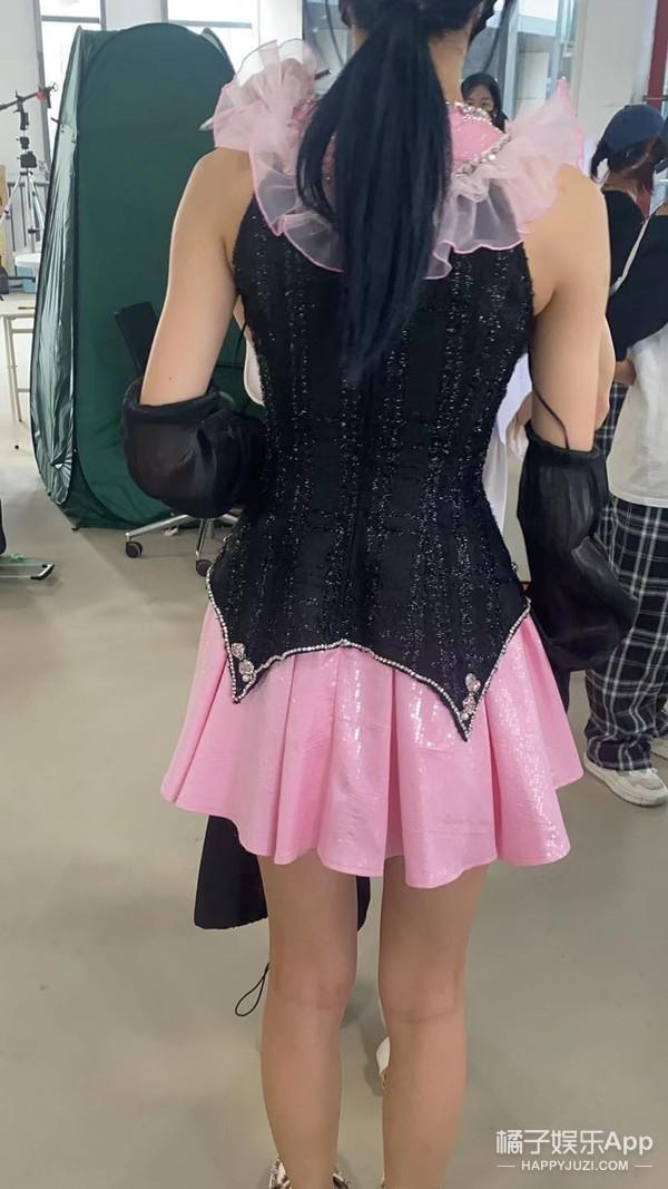 这很难评！就她，还想成为第二个鞠婧祎？