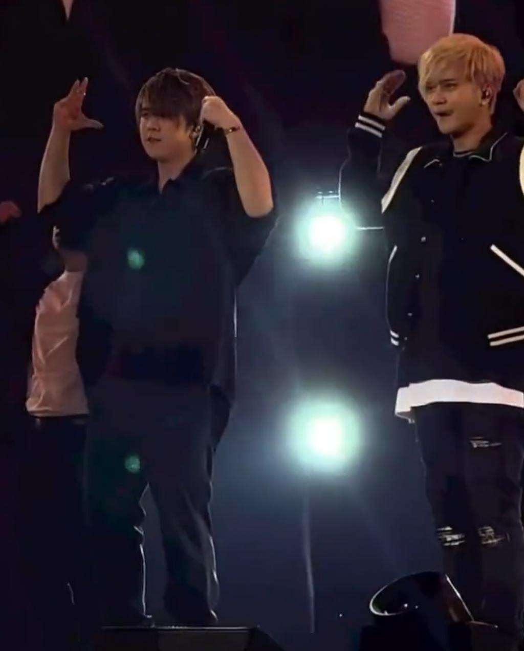 香港顶流姜涛开演唱会，身形肥胖圆成球，与罗志祥同场被全面碾压