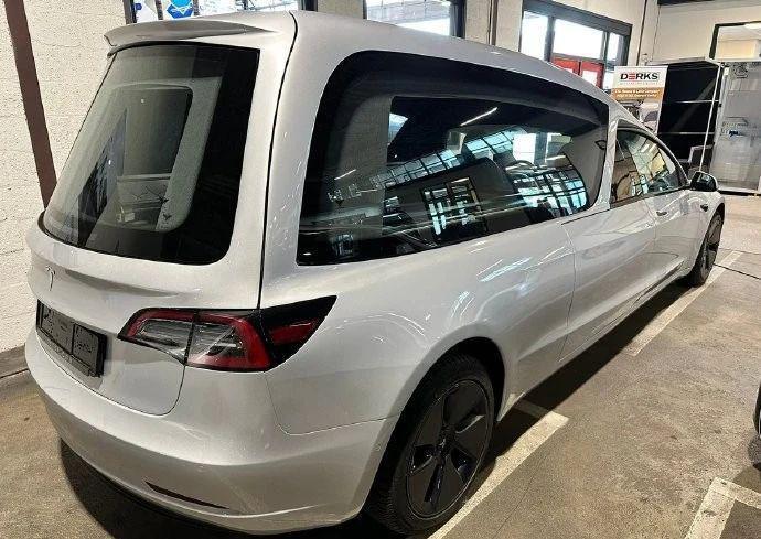 特斯拉居然被改装成这样！主打一个走得安宁