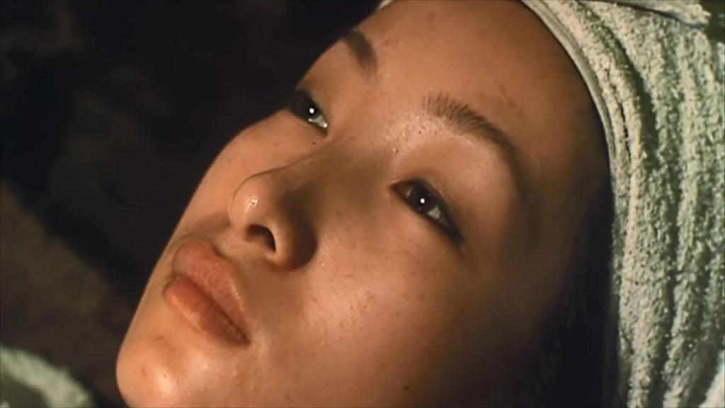 刚出道就下海，这内地女演员豁出去了