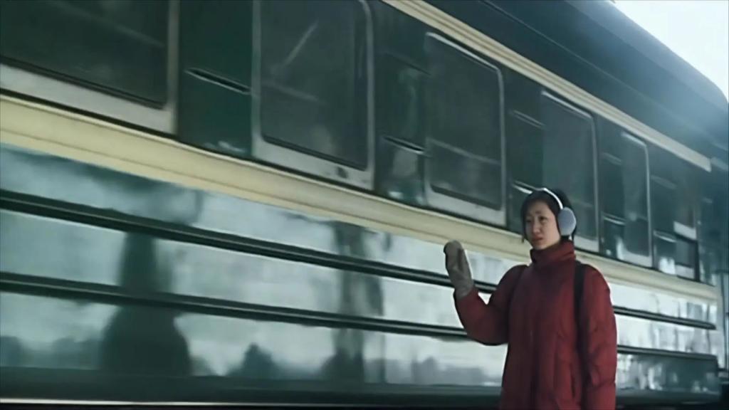 刚出道就下海，这内地女演员豁出去了