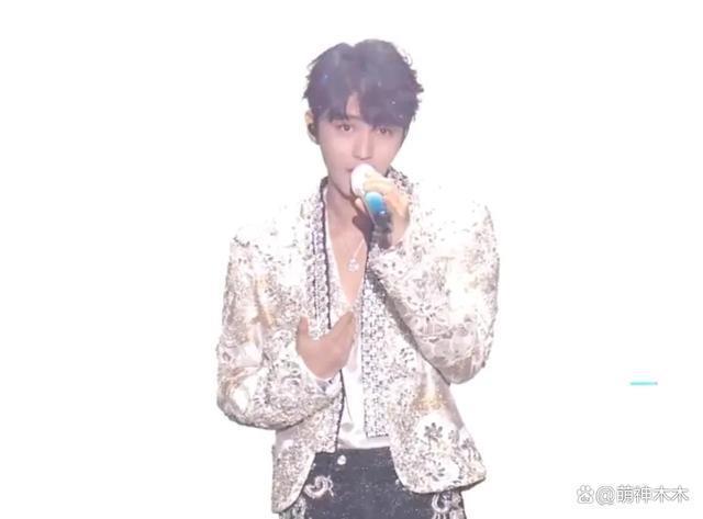 十年之约落幕！王源高情商救场，王俊凯哽咽，千玺感谢队友间默契