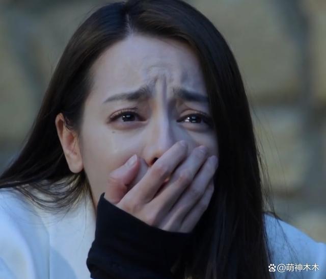 迪丽热巴一天两套造型翻车，装嫩失败装老灾难，颜值回不去？