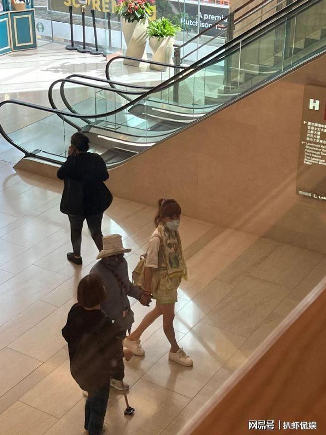 知情人曝李玟未离婚原因，Bruce不愿支付赡养费