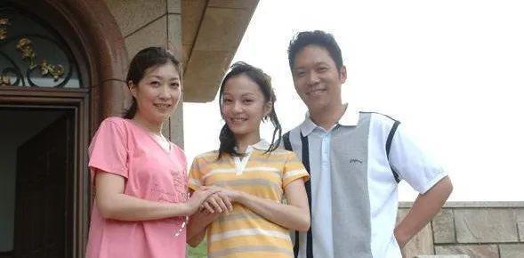 官宣！国民女主持离婚，模范老公被抓…