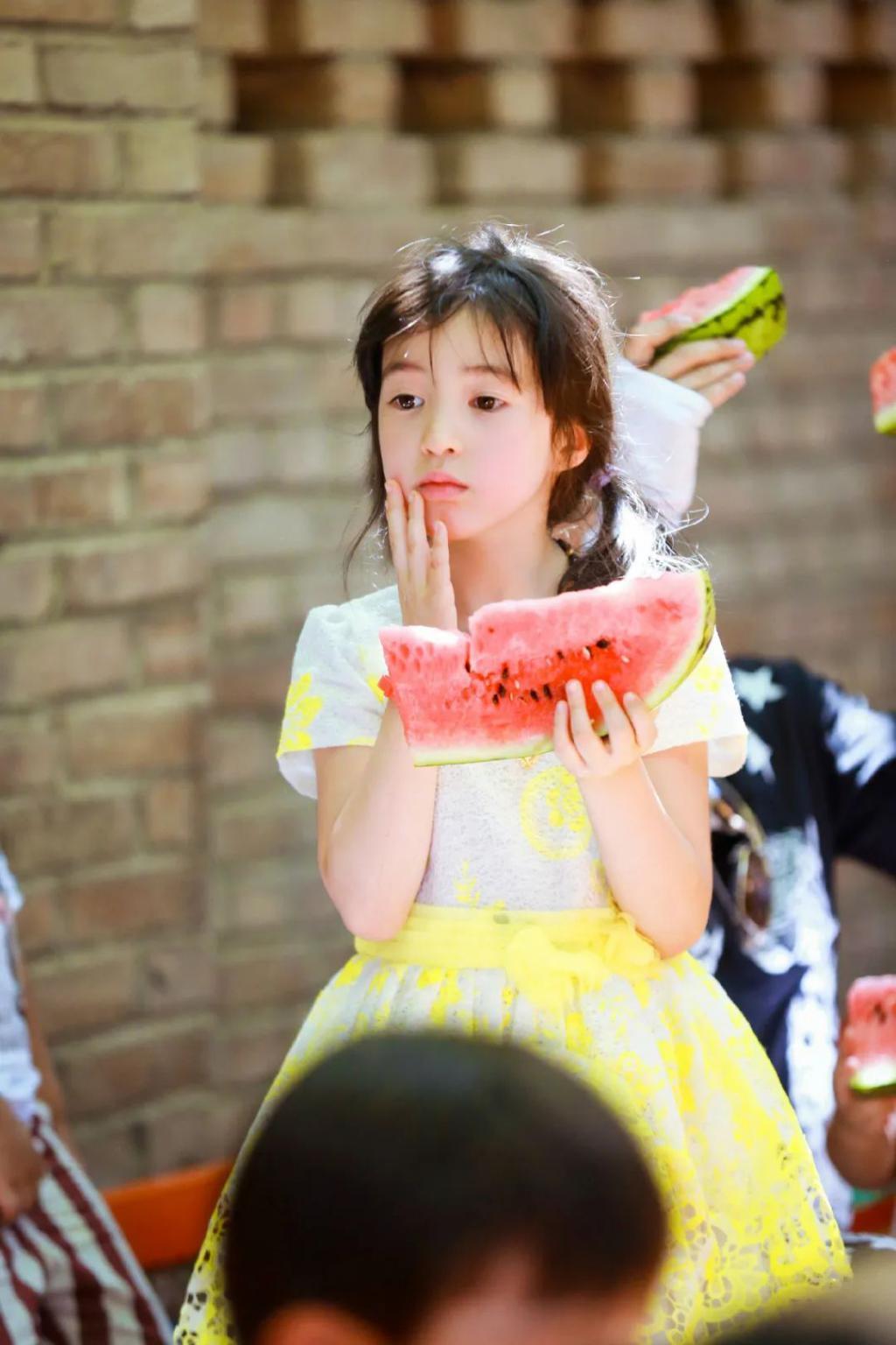 官宣！国民女主持离婚，模范老公被抓…