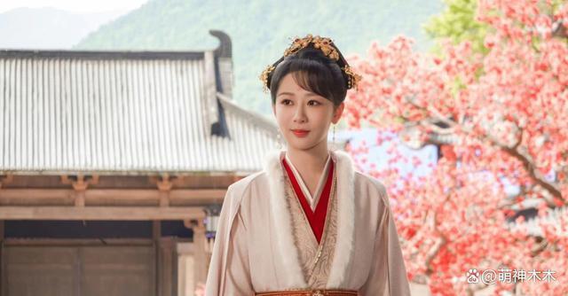 杨紫回应颜值质疑，否认只演绝世大美女，吐槽“为黑而黑”