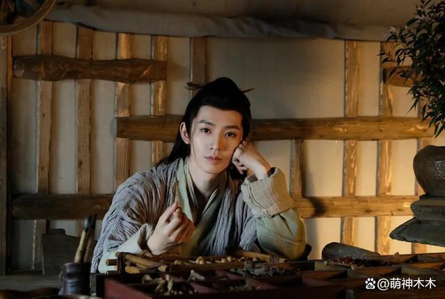 疑似《长相思》片酬曝光，杨紫2000万力压，男主不如配角