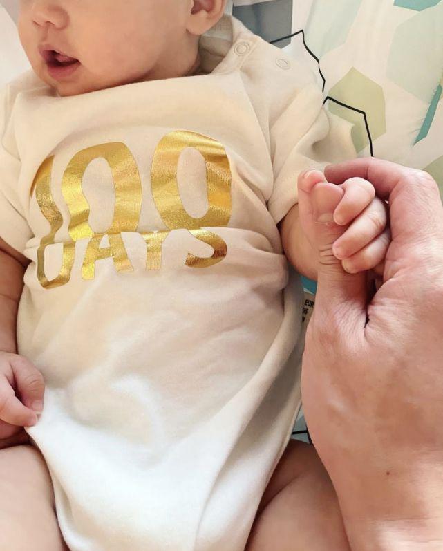 阿娇前夫赖弘国儿子1岁生日 祖孙三代幸福同框