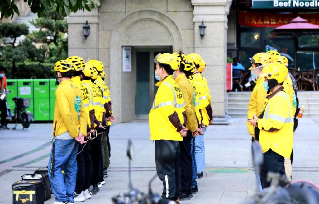 首进世界500强后，美团核心业务强势反弹