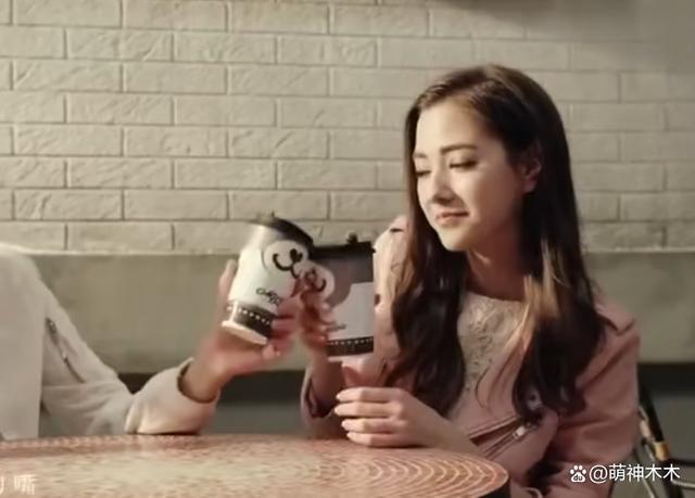 《封神》女主娜然惹争议，被扒不是真素人还与房祖名恋爱过