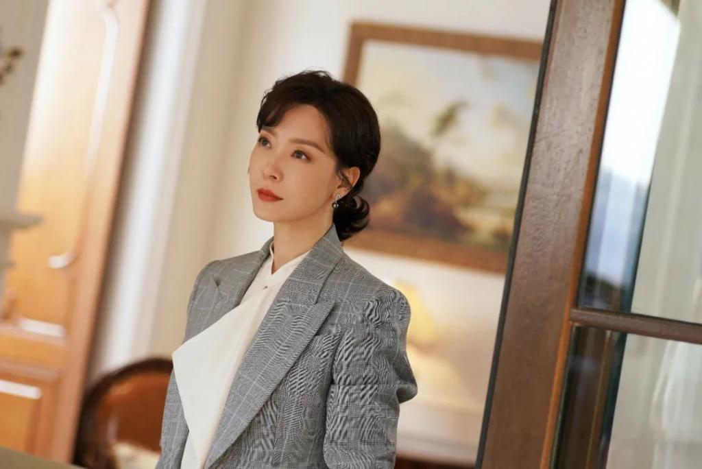 一个眼神吊打全场，她到底多狠？