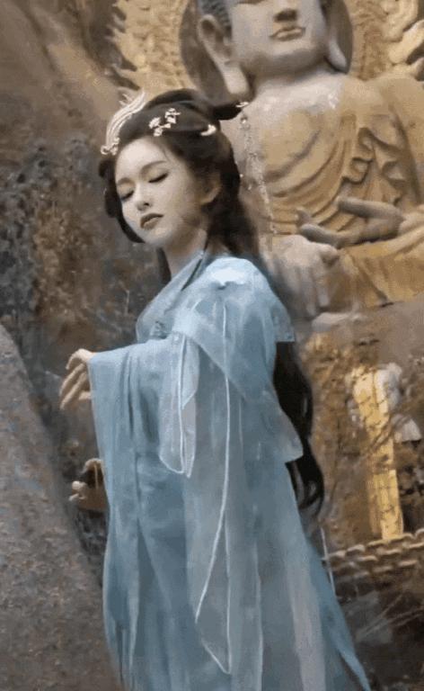 内娱白月光们，还能怎么破局？