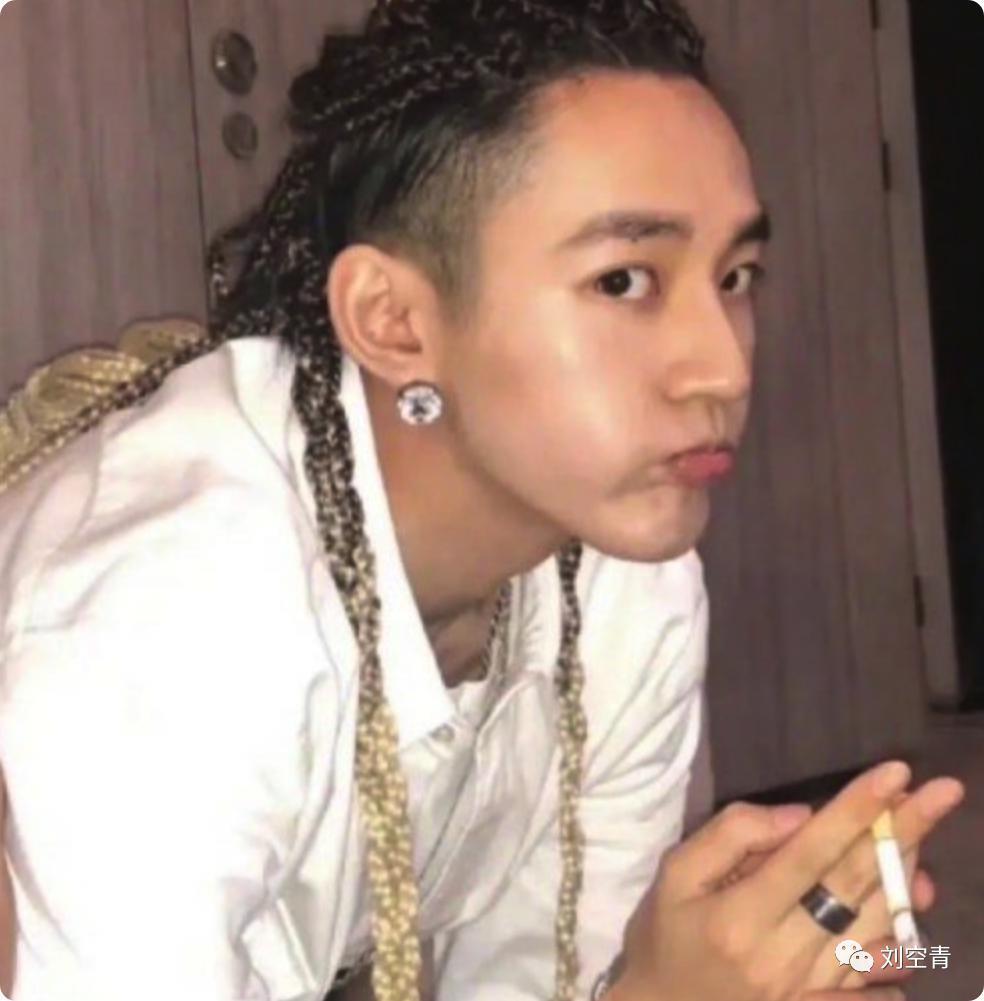 他情趣照都被挖出来了？