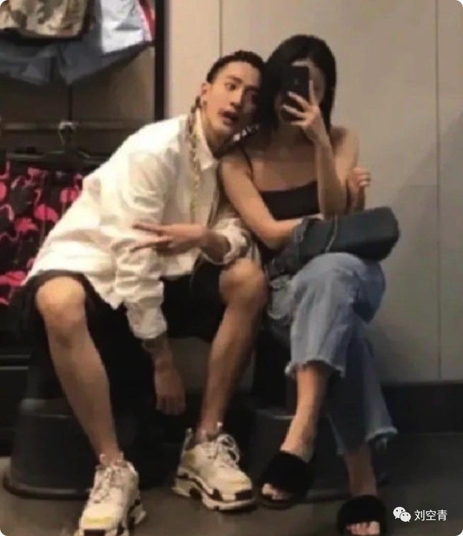 他情趣照都被挖出来了？