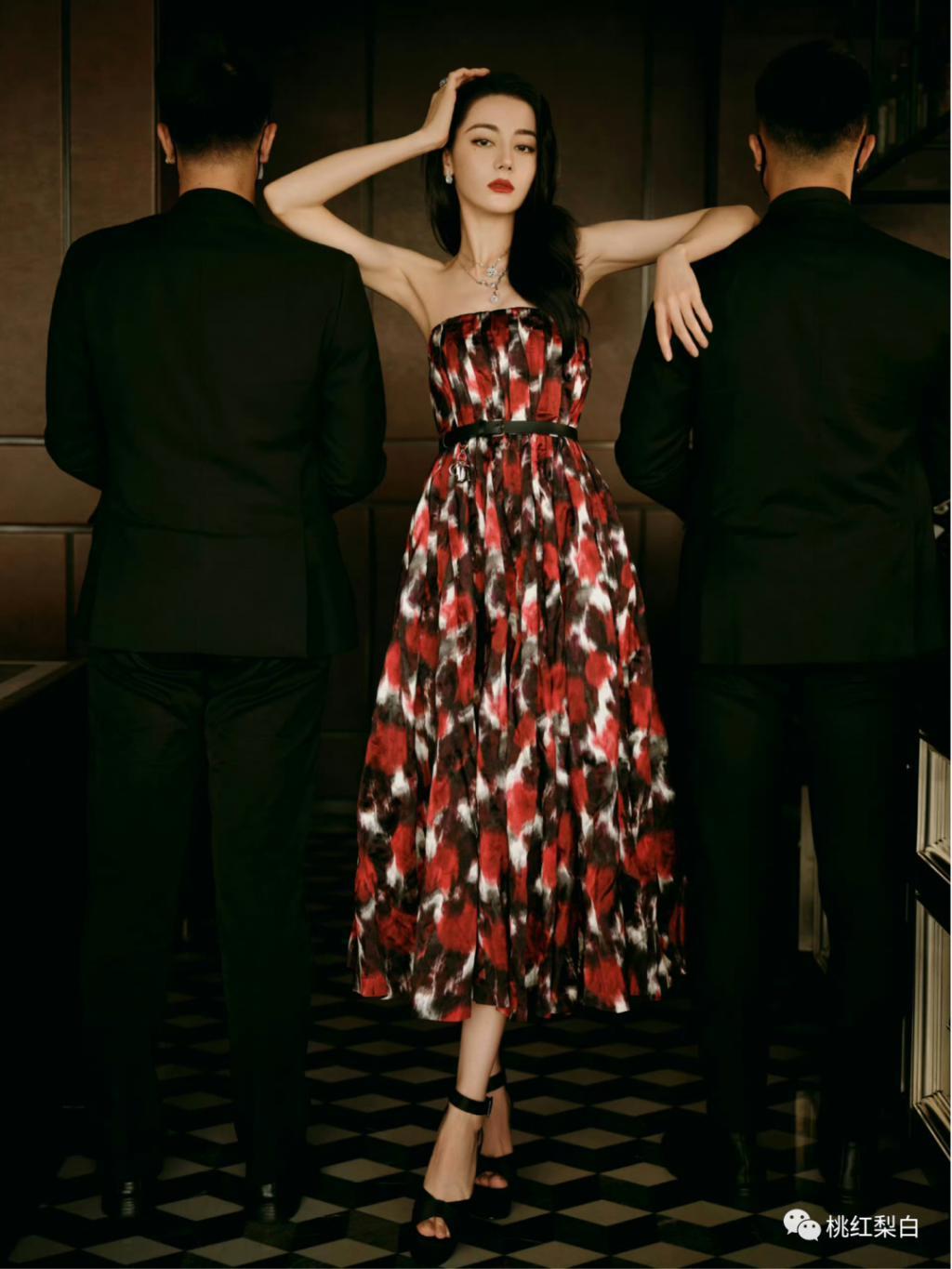 穿衣自由的女明星，活该被骂？