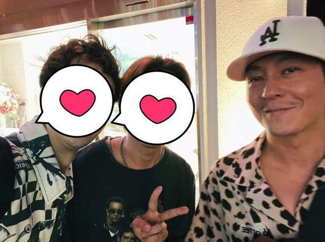 陈冠希带女儿逛街被偶遇：6岁Alaia大长腿好抢眼