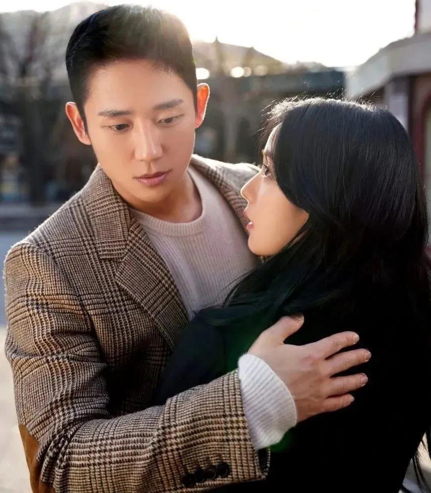 顶流女星官宣恋情却被嘲“倒贴”？大家为啥都爱姐姐独美