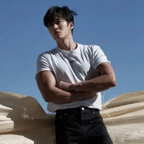 顶流女星官宣恋情却被嘲“倒贴”？大家为啥都爱姐姐独美