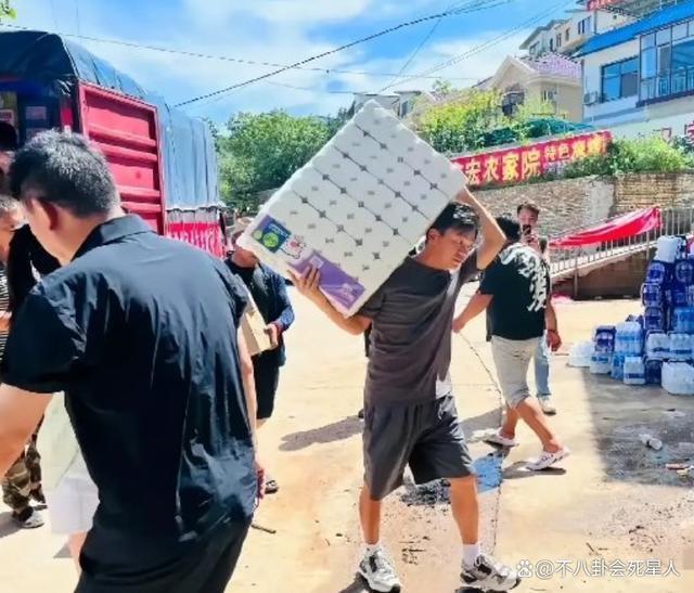 同样是办慈善基金会：黄晓明号召明星捐款，韩红亲力亲为