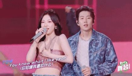 哈哈，瞧他被内娱给吓的