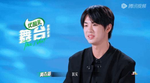 哈哈，瞧他被内娱给吓的