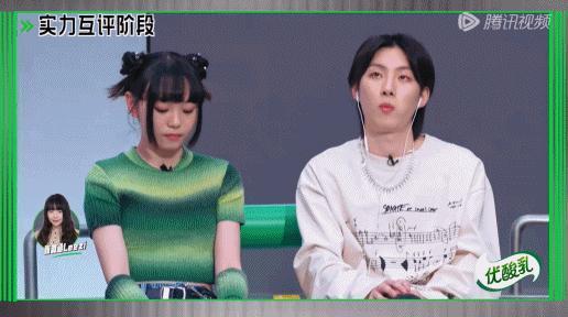 哈哈，瞧他被内娱给吓的