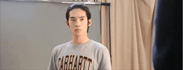 比姬发的胸更值得羡慕的是他的头发