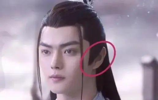 比姬发的胸更值得羡慕的是他的头发