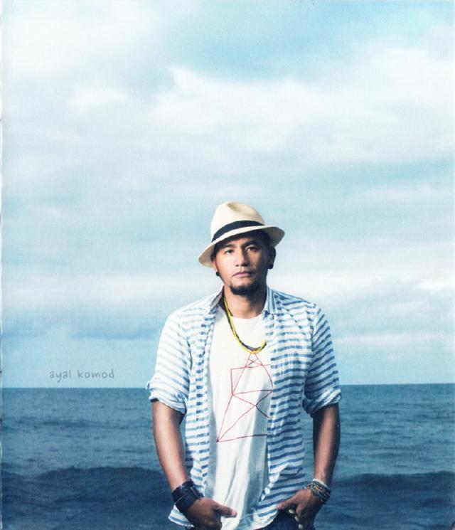 张震岳海边冲浪遇游客溺水 帮忙CPR并合力送上救护车