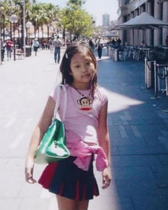 BLACKPINK成团七周年 金智秀朴彩英晒合照感谢粉丝