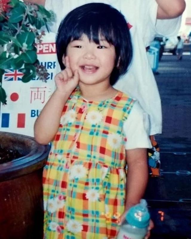 BLACKPINK成团七周年 金智秀朴彩英晒合照感谢粉丝