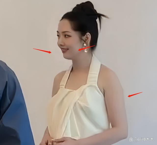 郭碧婷复工状态引热议，身材发福像向太，千元长裙输给模特