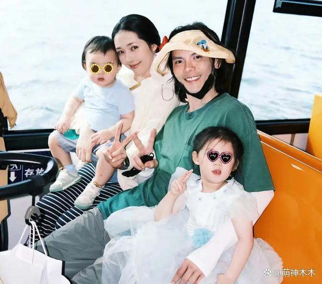 郭碧婷复工状态引热议，身材发福像向太，千元长裙输给模特