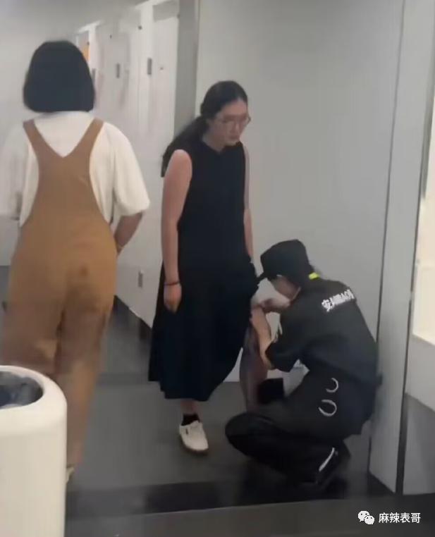 这场盛大闹剧终于结束了啊…