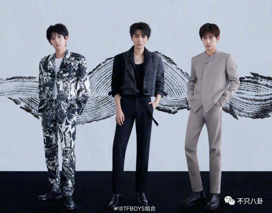 都说他们关系闹僵了？可昨天这个笑是怎么回事？