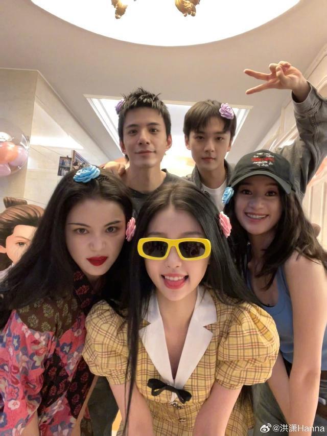 《苍兰诀》主创聚餐庆祝开播一周年 虞书欣郭晓婷等合影