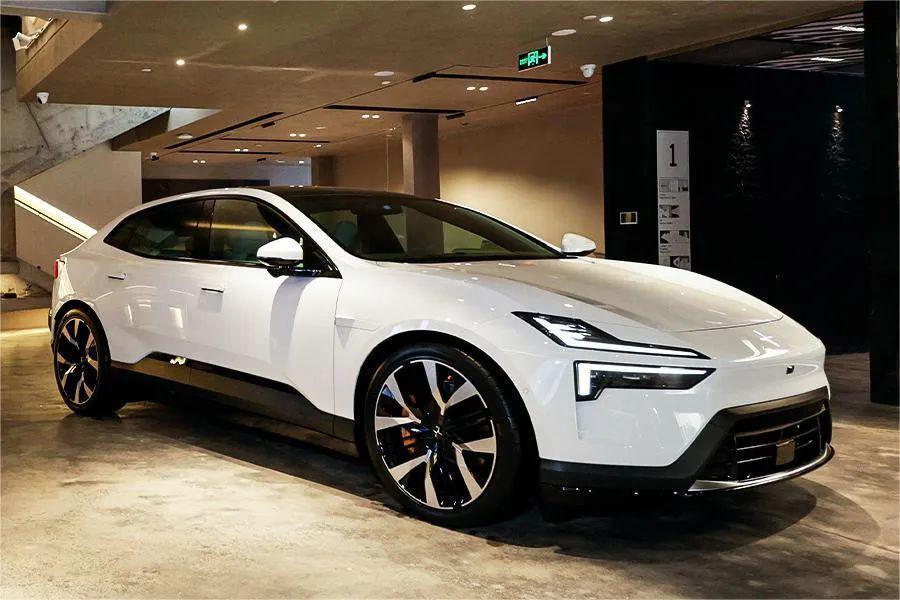 消息称吉利旗下星纪魅族或放弃自研芯片，应届生上班三周被裁