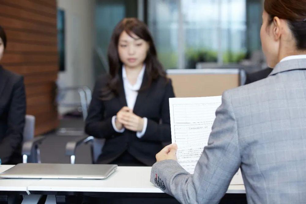 消息称吉利旗下星纪魅族或放弃自研芯片，应届生上班三周被裁