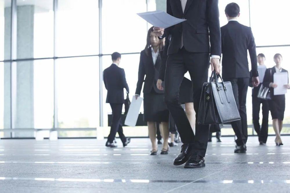 消息称吉利旗下星纪魅族或放弃自研芯片，应届生上班三周被裁