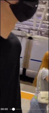 啊?刚公开就直播分手,被女友甩了?