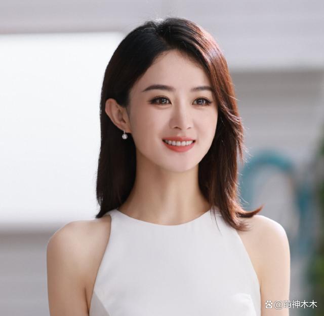 赵丽颖首次晒出儿子合影，穿搭行头不简单，想想穿百元鞋子