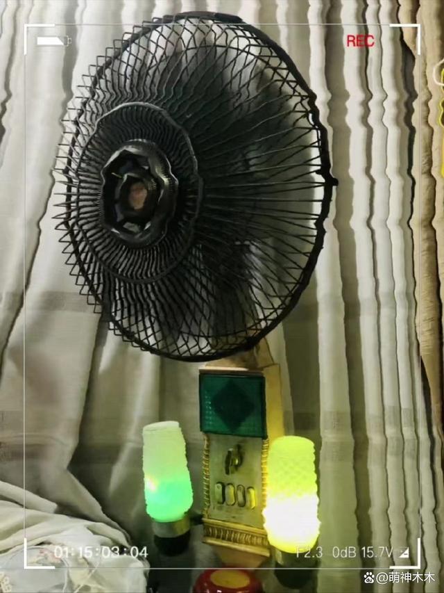 赵丽颖首次晒出儿子合影，穿搭行头不简单，想想穿百元鞋子