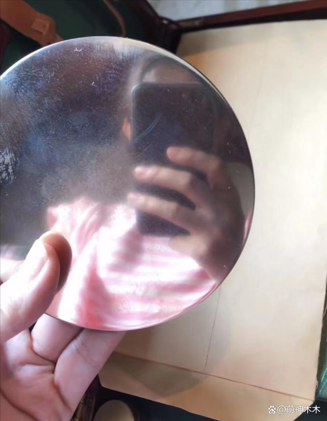 赵丽颖首次晒出儿子合影，穿搭行头不简单，想想穿百元鞋子