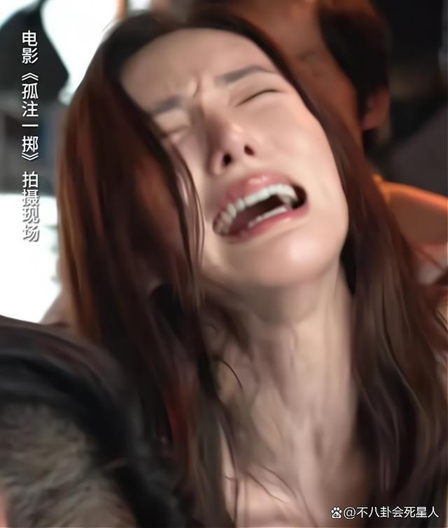 给《孤注一掷》演员演技排名，张艺兴仅排第四，第一不像演的